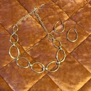 Premier silver necklace and matching earring set.